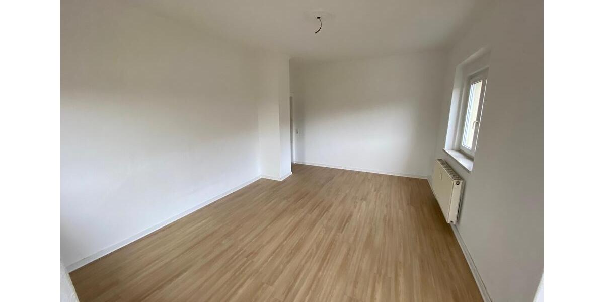 Etagenwohnung Plauen Alt Chrieschwitz - 3 Zimmer, 73 m&sup2;, 327&euro; | Angebot:9060663