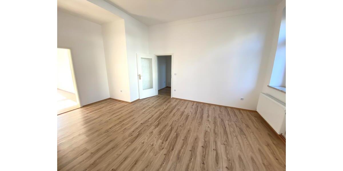 Etagenwohnung Plauen - 2 Zimmer, 63 m&sup2;, 355&euro; | Angebot:25055996