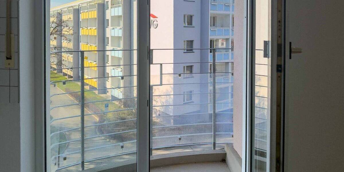 Etagenwohnung Plauen Westend - 2 Zimmer, 46 m&sup2;, 300&euro; | Angebot:25741699