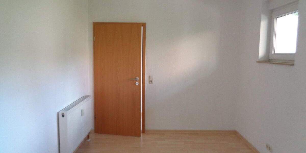 Etagenwohnung Plauen Stadtmitte - 2 Zimmer, 51 m&sup2;, 250&euro; | Angebot:25735508