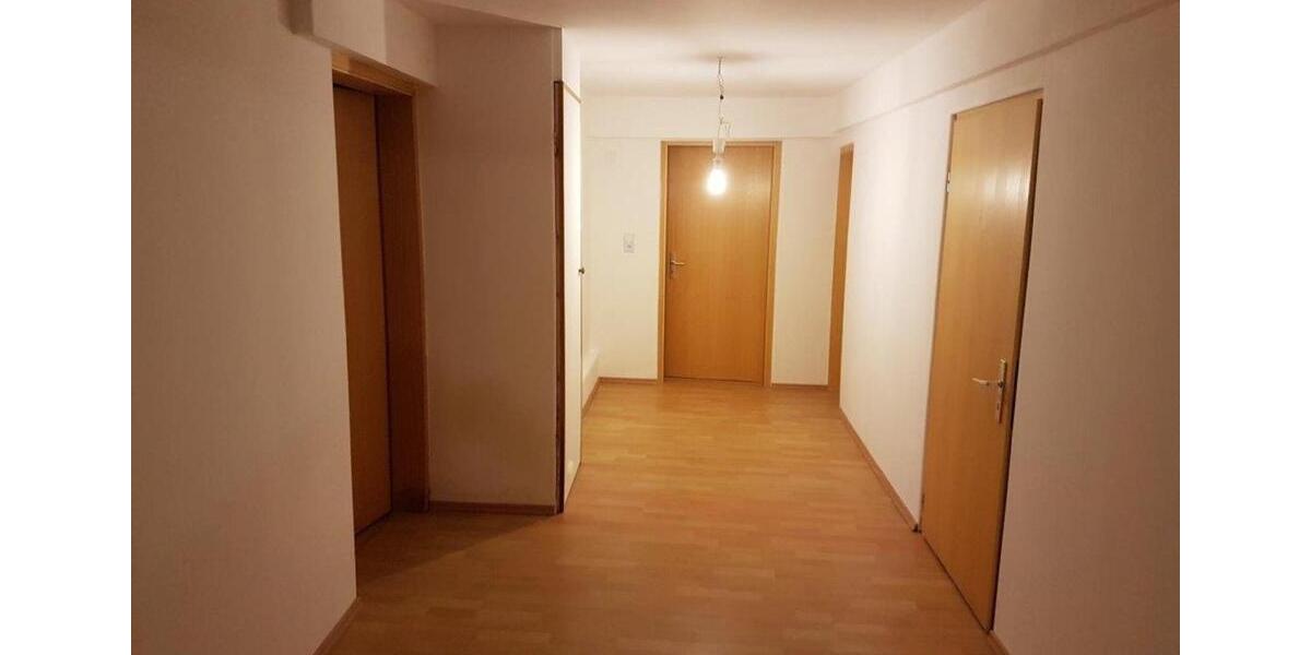 Dachgeschoßwohnung Schönwald - 5 Zimmer, 80 m&sup2;, 500&euro; | Angebot:24306940