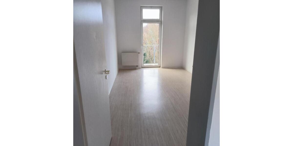 Etagenwohnung Plauen - 2 Zimmer, 63 m&sup2;, 315&euro; | Angebot:25444222