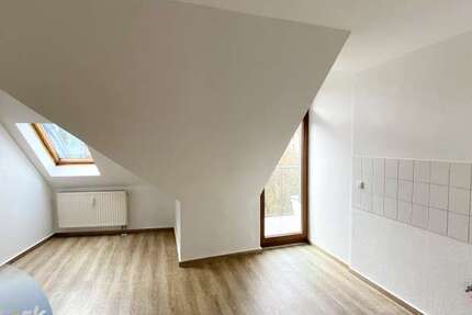 Wohnung Plauen Neundorfer Vorstadt - 2 Zimmer, 71 m&sup2;, 365&euro; | Angebot:25473044