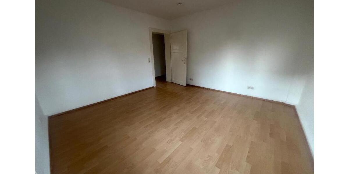 Etagenwohnung Plauen Alt Chrieschwitz - 3 Zimmer, 64 m&sup2;, 320&euro; | Angebot:23990146