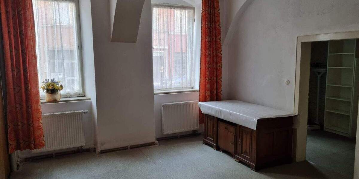 Mehrfamilienhaus, Wohnhaus Hof Innenstadt - 1 Zimmer, 298 m&sup2;, 450.000&euro; | Angebot:25775911