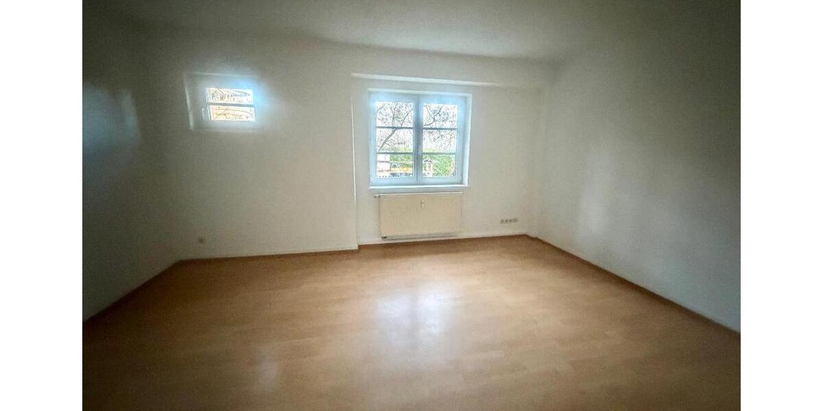 Etagenwohnung Plauen Alt Chrieschwitz - 3 Zimmer, 64 m&sup2;, 320&euro; | Angebot:23990146