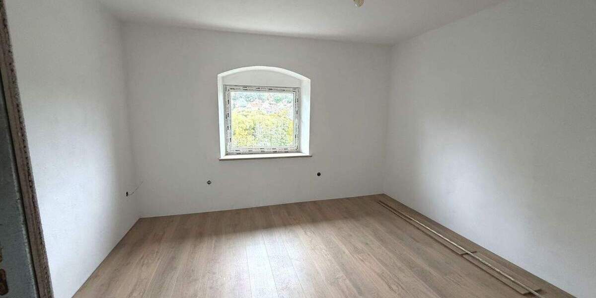 Einfamilienhaus Marktleuthen - 4 Zimmer, 130 m&sup2;, 110.000&euro; | Angebot:25728635