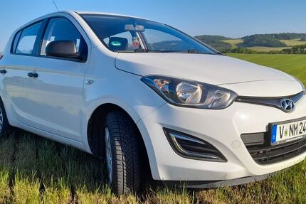 Hyundai i20 98.300 km 4.450 &euro; Oelsnitz 08606
