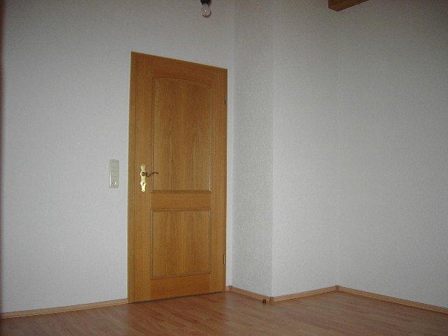 Dachgeschoßwohnung Hof Altstadt - 3 Zimmer, 100 m&sup2;, 590&euro; | Angebot:25978851
