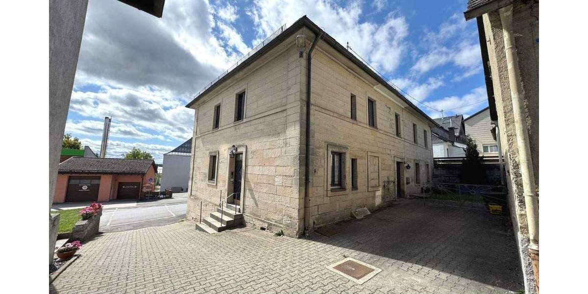 Mehrfamilienhaus, Wohnhaus Nordhalben - 7 Zimmer, 265 m&sup2;, 585.000&euro; | Angebot:25671149