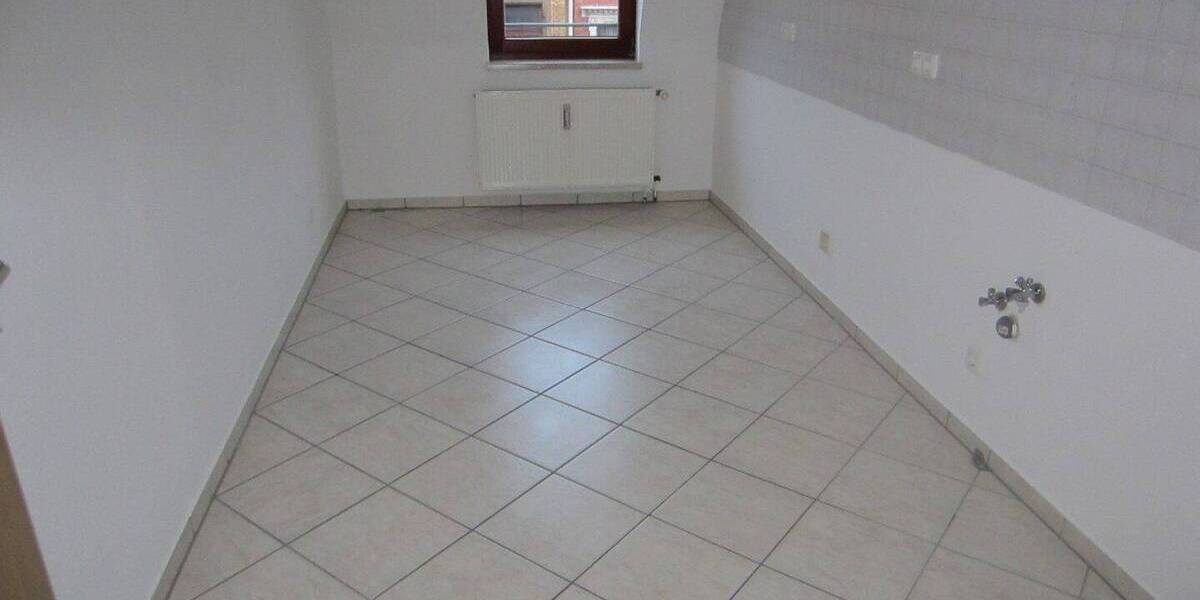 Etagenwohnung Plauen Stadtmitte - 2 Zimmer, 64 m&sup2;, 355&euro; | Angebot:25735507