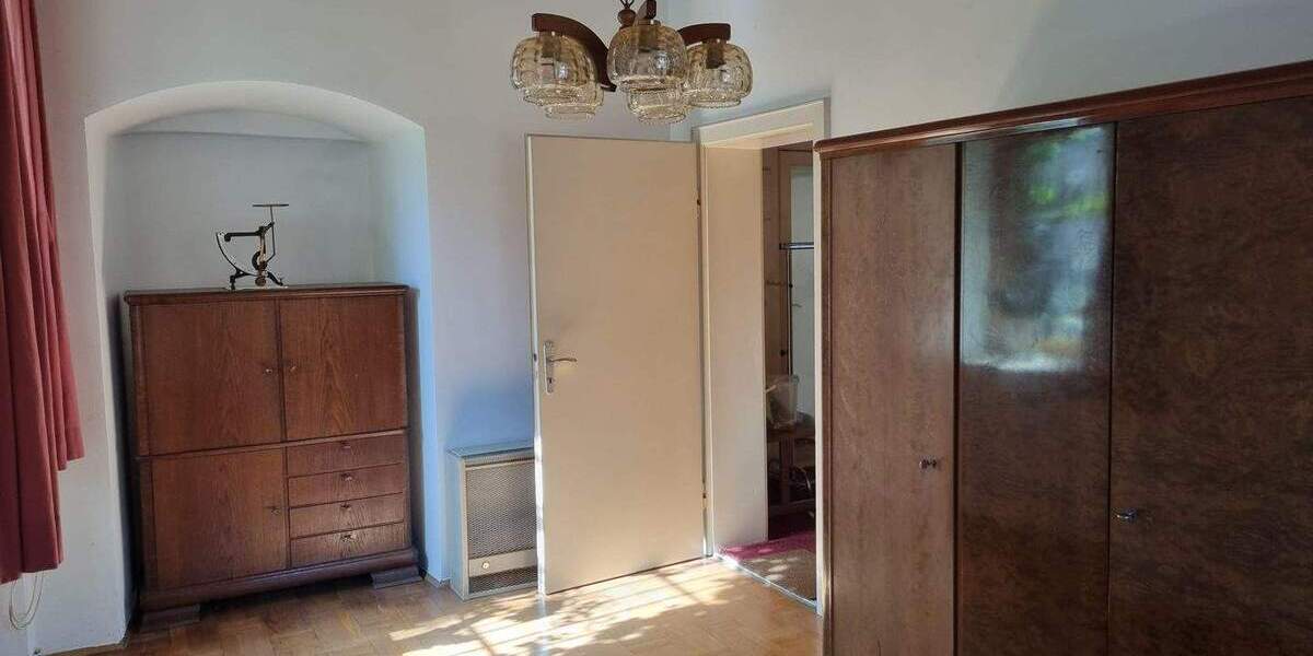 Mehrfamilienhaus, Wohnhaus Hof Innenstadt - 1 Zimmer, 298 m&sup2;, 450.000&euro; | Angebot:25775911