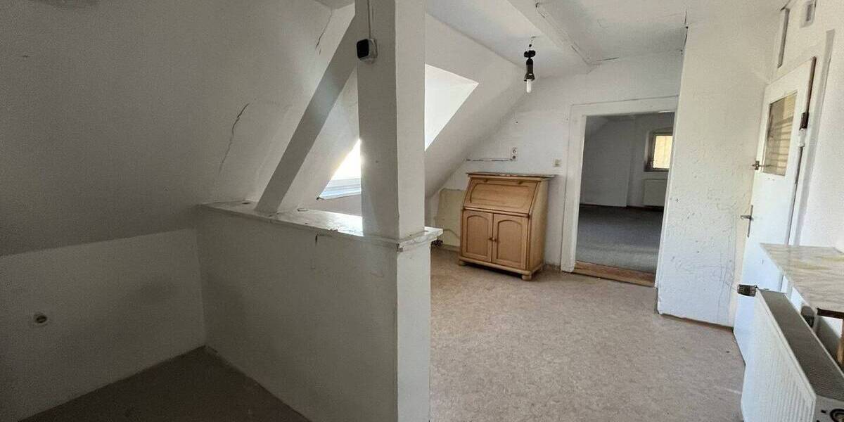 Einfamilienhaus Helmbrechts Enchenreuth - 7 Zimmer, 151 m&sup2;, 79.000&euro; | Angebot:26187386