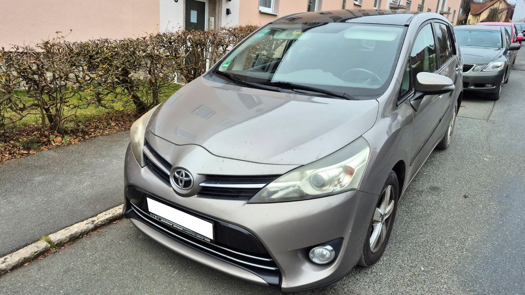 Toyota Verso 125.000 km 7.690 &euro; Münchberg 95213