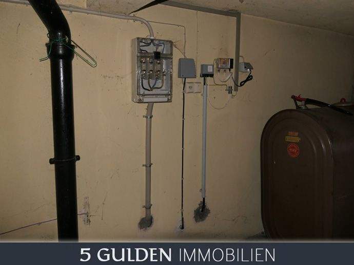 Mehrfamilienhaus, Wohnhaus Naila - 8 Zimmer, 140 m&sup2;, 139.000&euro; | Angebot:25735067