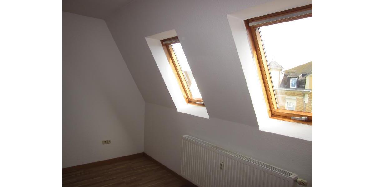 Dachgeschoßwohnung Plauen Bahnhofsvorstadt - 3 Zimmer, 81 m&sup2;, 379&euro; | Angebot:19935404