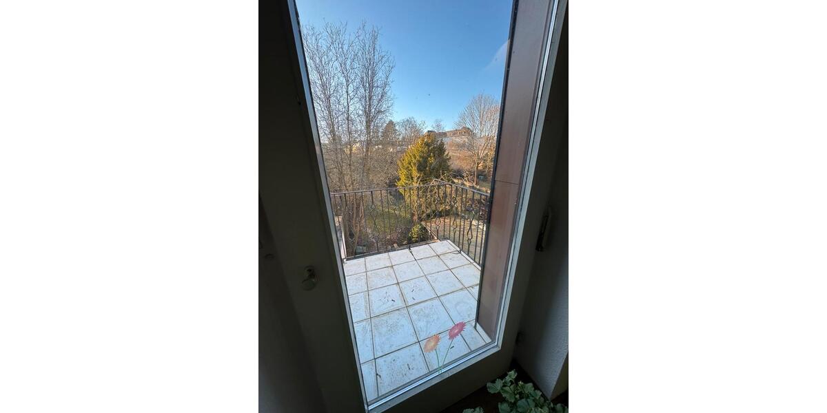 Etagenwohnung Hof Altstadt - 4 Zimmer, 110 m&sup2;, 330&euro; | Angebot:25964485