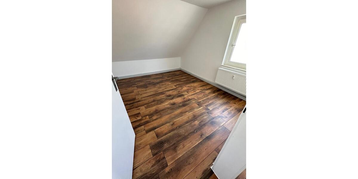 Dachgeschoßwohnung Hof Neuhof - 2 Zimmer, 50 m&sup2;, 400&euro; | Angebot:25961660