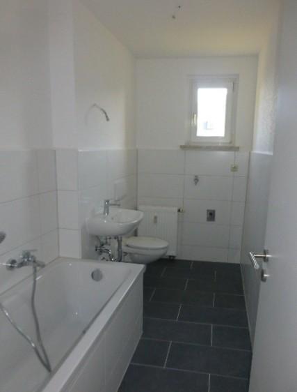 Etagenwohnung Plauen Altstadt - 3 Zimmer, 64 m&sup2;, 384&euro; | Angebot:25426472