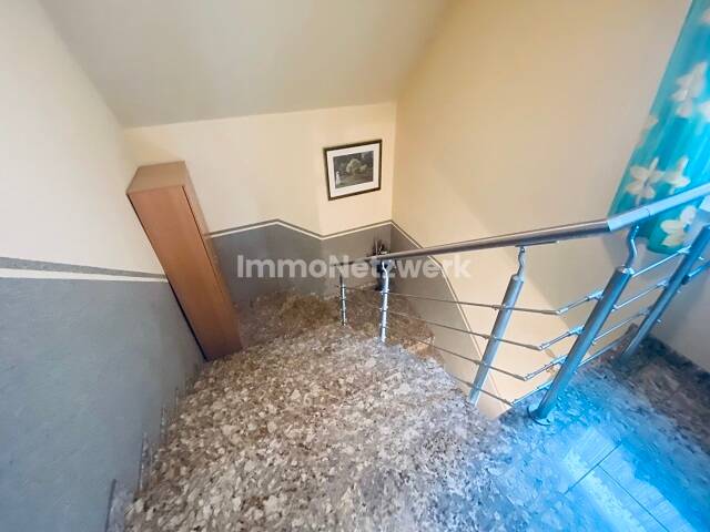 Mehrfamilienhaus, Wohnhaus Schönwald - 9 Zimmer, 192 m&sup2;, 220.000&euro; | Angebot:25715456