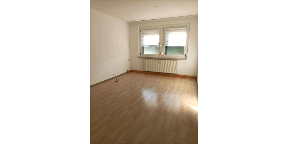 Erdgeschoßwohnung Weischlitz - 3 Zimmer, 69 m&sup2;, 56.000&euro; | Angebot:26522960