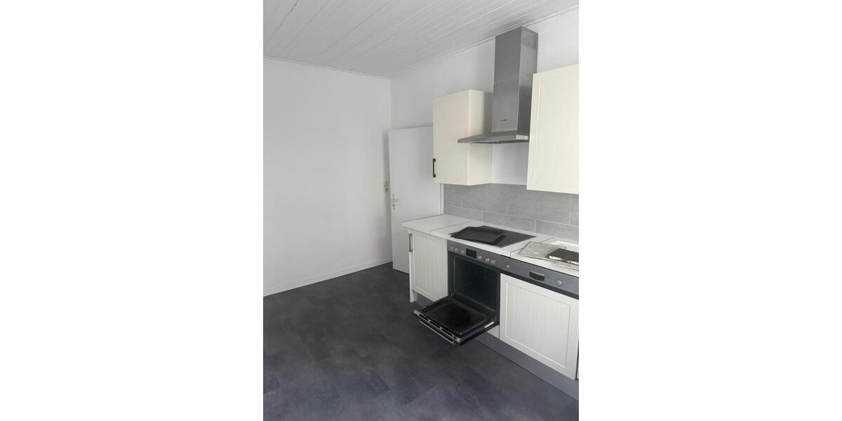 Etagenwohnung Plauen Bahnhofsvorstadt - 3 Zimmer, 86 m&sup2;, 450&euro; | Angebot:25855312