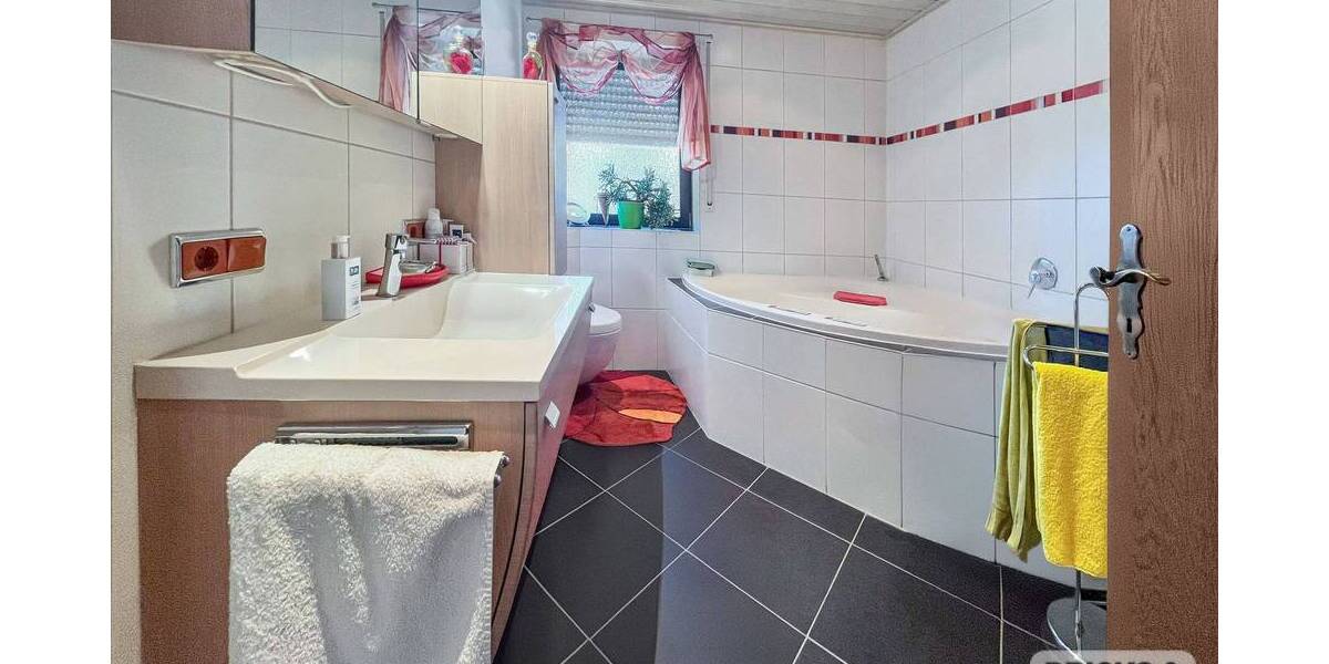 Einfamilienhaus Konradsreuth - 5 Zimmer, 190 m&sup2;, 419.000&euro; | Angebot:25671695