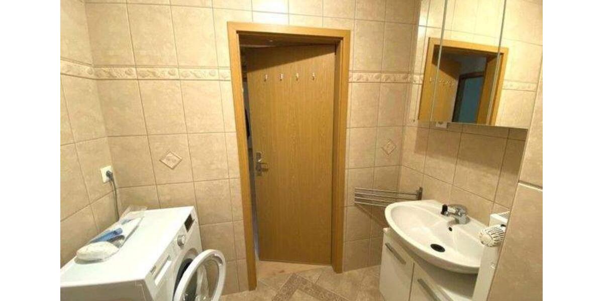 Etagenwohnung Plauen Altstadt - 2 Zimmer, 66 m&sup2;, 430&euro; | Angebot:25083288