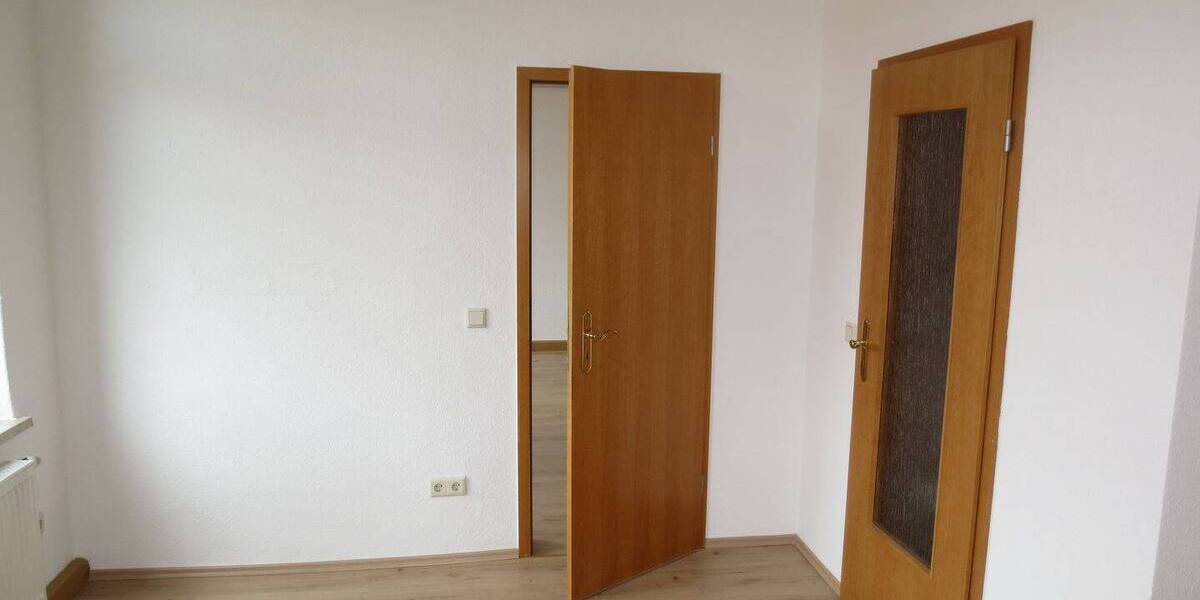 Etagenwohnung Plauen Westend - 2 Zimmer, 53 m&sup2;, 215&euro; | Angebot:25985038