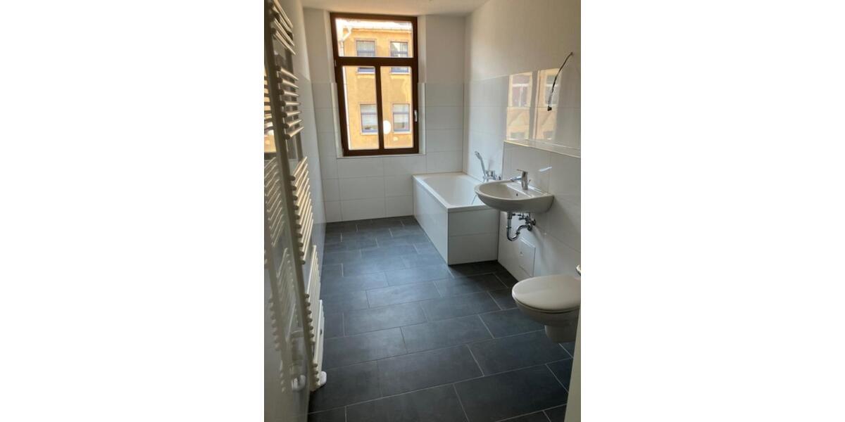 Dachgeschoßwohnung Plauen - 4.5 Zimmer, 97 m&sup2;, 850&euro; | Angebot:25808074