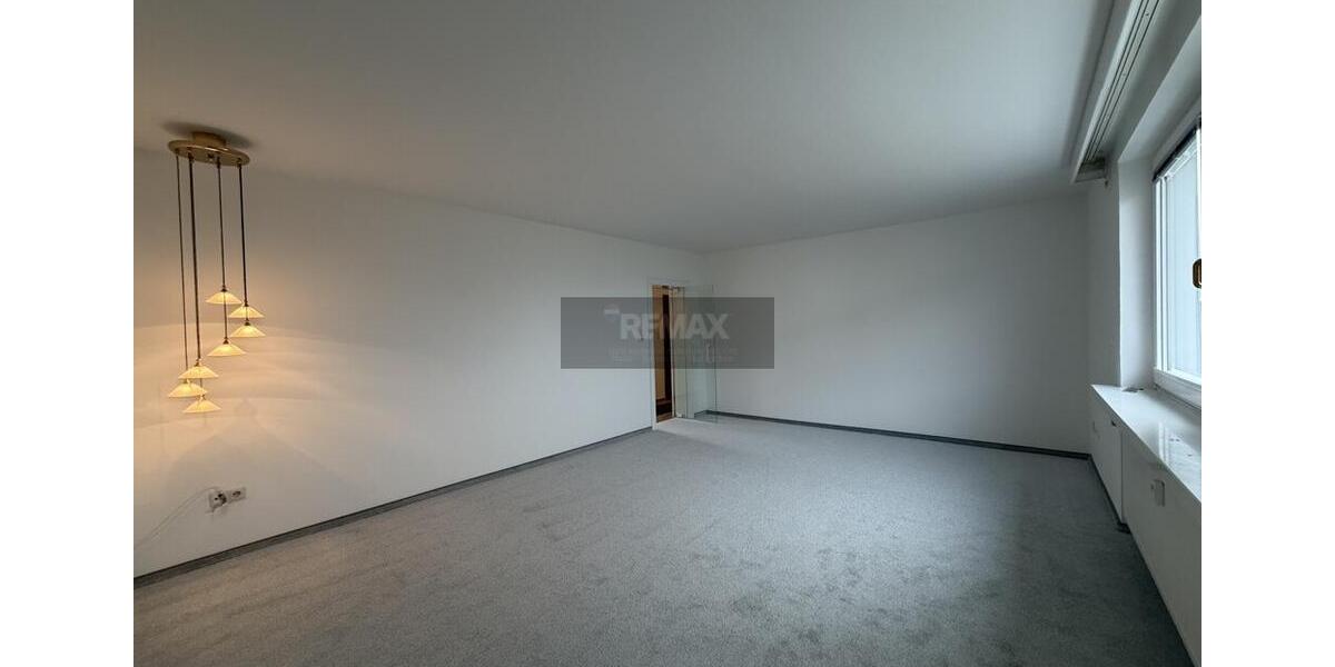 Etagenwohnung Lichtenberg - 3 Zimmer, 80 m&sup2;, 600&euro; | Angebot:25160181