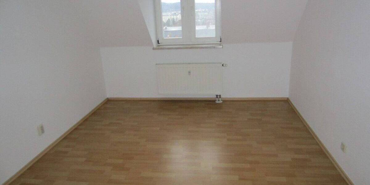 Etagenwohnung Plauen Stadtmitte - 3 Zimmer, 64 m&sup2;, 300&euro; | Angebot:25687456
