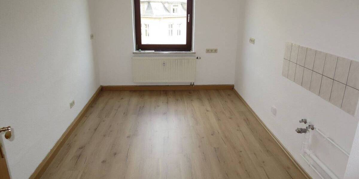 Etagenwohnung Plauen Westend - 2 Zimmer, 53 m&sup2;, 215&euro; | Angebot:25985038