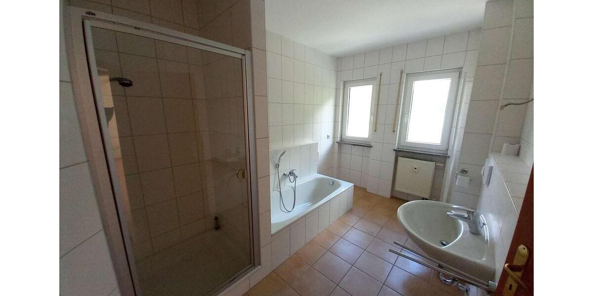 Etagenwohnung Hof Altstadt - 3 Zimmer, 100 m&sup2;, 890&euro; | Angebot:25257305
