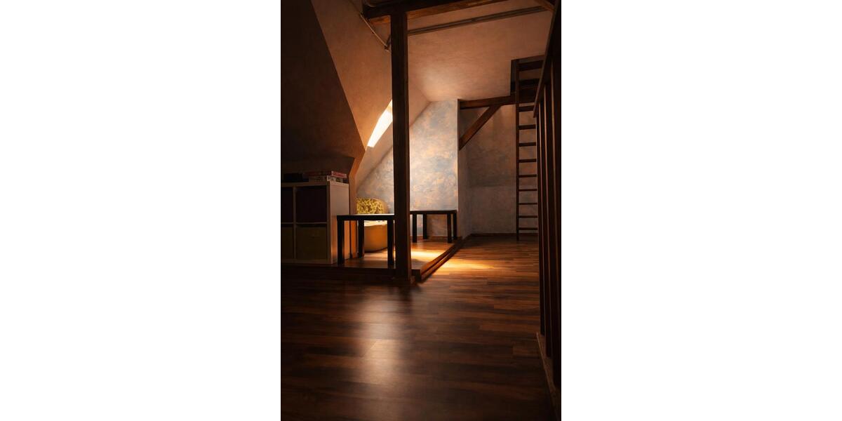 Dachgeschoßwohnung Plauen Altstadt - 5 Zimmer, 115 m&sup2;, 800&euro; | Angebot:25873364