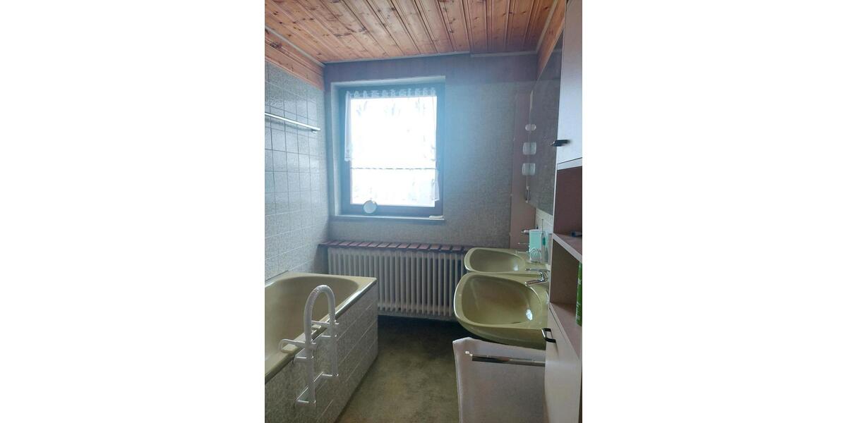 Doppelhaushälfte Selb - 4 Zimmer, 150 m&sup2;, 230.000&euro; | Angebot:26001710