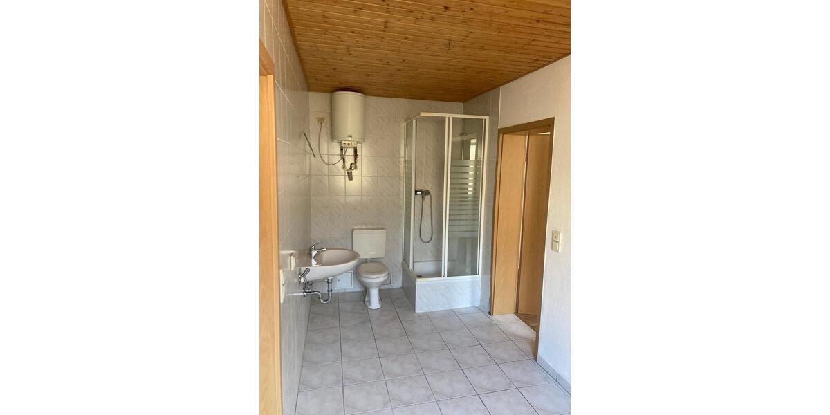 Dachgeschoßwohnung Adorf/Vogtland Vogtland - 2.5 Zimmer, 63 m&sup2;, 284&euro; | Angebot:25487034