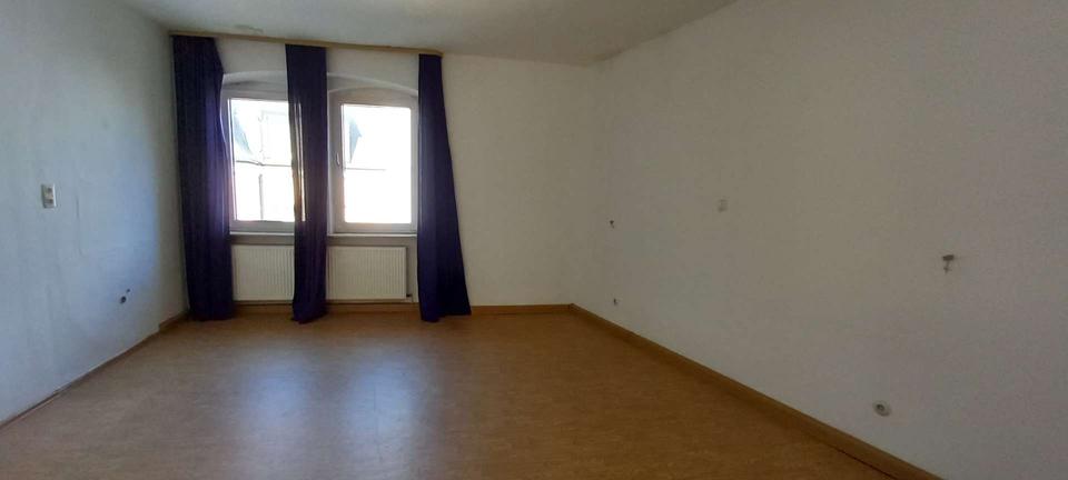 Etagenwohnung Hof Altstadt - 3 Zimmer, 110 m&sup2;, 695&euro; | Angebot:25182128