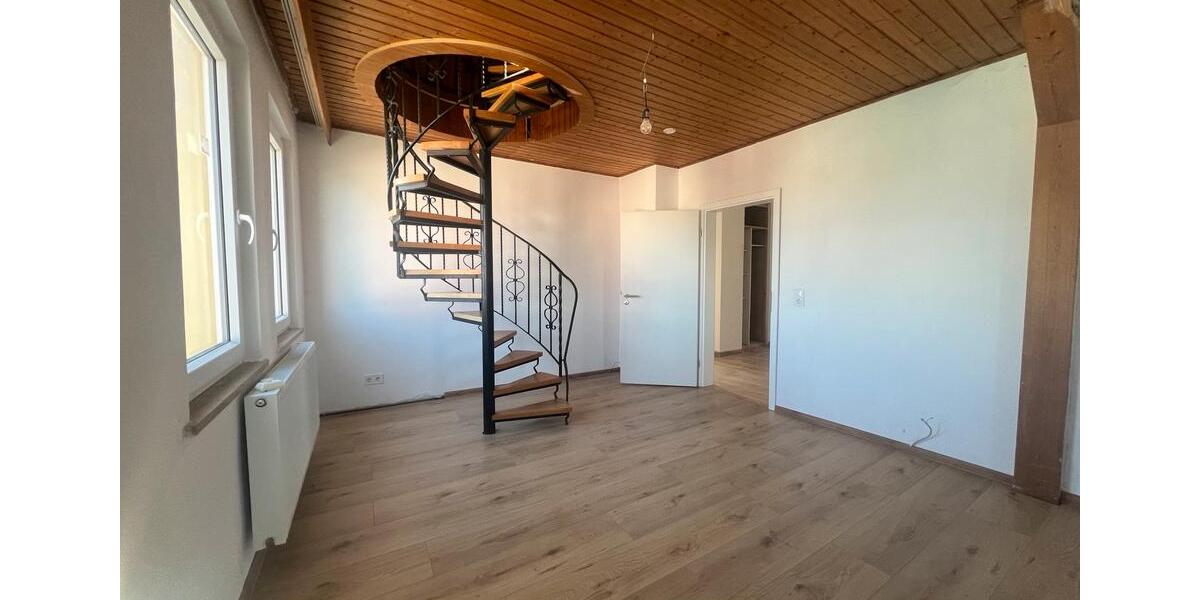 Dachgeschoßwohnung Selb - 2 Zimmer, 87 m&sup2;, 800&euro; | Angebot:26432515