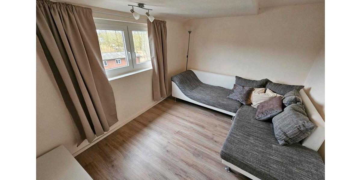 Dachgeschoßwohnung Weißdorf - 2 Zimmer, 30 m&sup2;, 310&euro; | Angebot:25329630