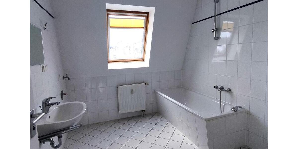 Dachgeschoßwohnung Plauen Altstadt - 2 Zimmer, 50 m&sup2;, 280&euro; | Angebot:24565303