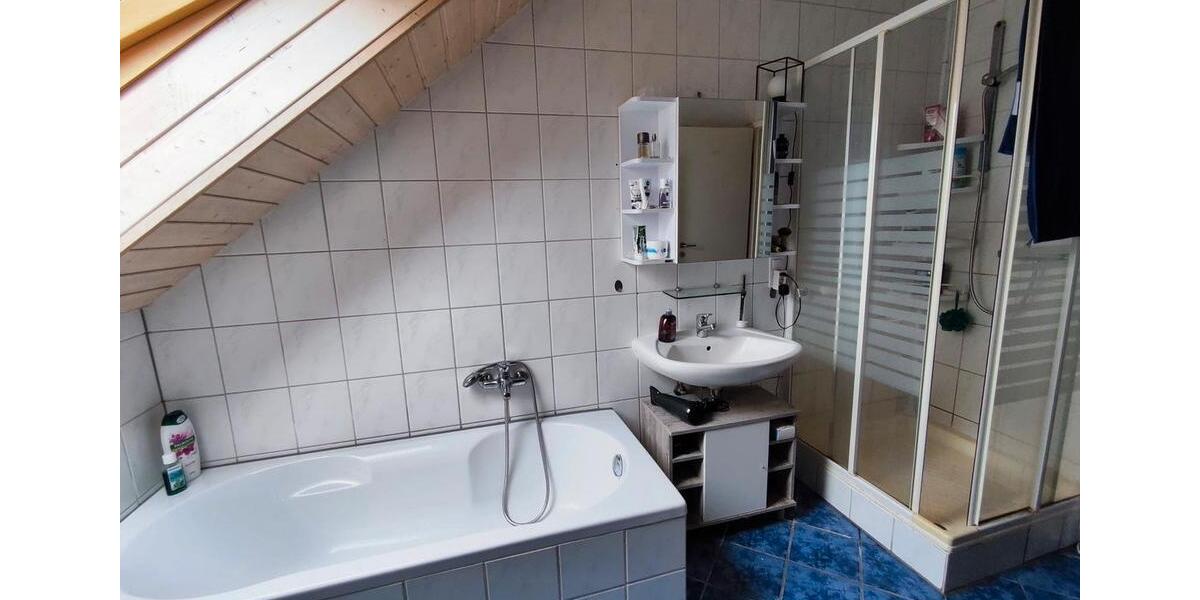 Dachgeschoßwohnung Hof Altstadt - 1 Zimmer, 70 m&sup2;, 660&euro; | Angebot:26621749
