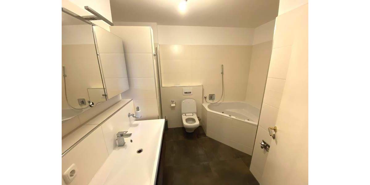 Etagenwohnung Plauen Chrieschwitz - 3 Zimmer, 83 m&sup2;, 510&euro; | Angebot:25819924