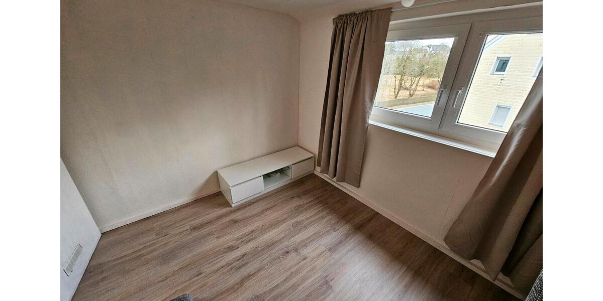 Dachgeschoßwohnung Weißdorf - 2 Zimmer, 30 m&sup2;, 310&euro; | Angebot:25329630