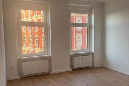 Wohnung Plauen Bahnhofsvorstadt - 3 Zimmer, 86 m&sup2;, 400&euro; | Angebot:25855312