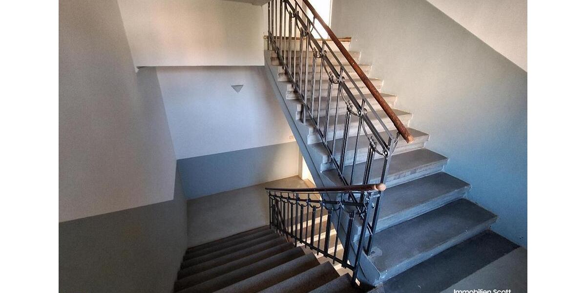 Etagenwohnung Plauen Bahnhofsvorstadt - 2.5 Zimmer, 81 m&sup2;, 360&euro; | Angebot:25710536