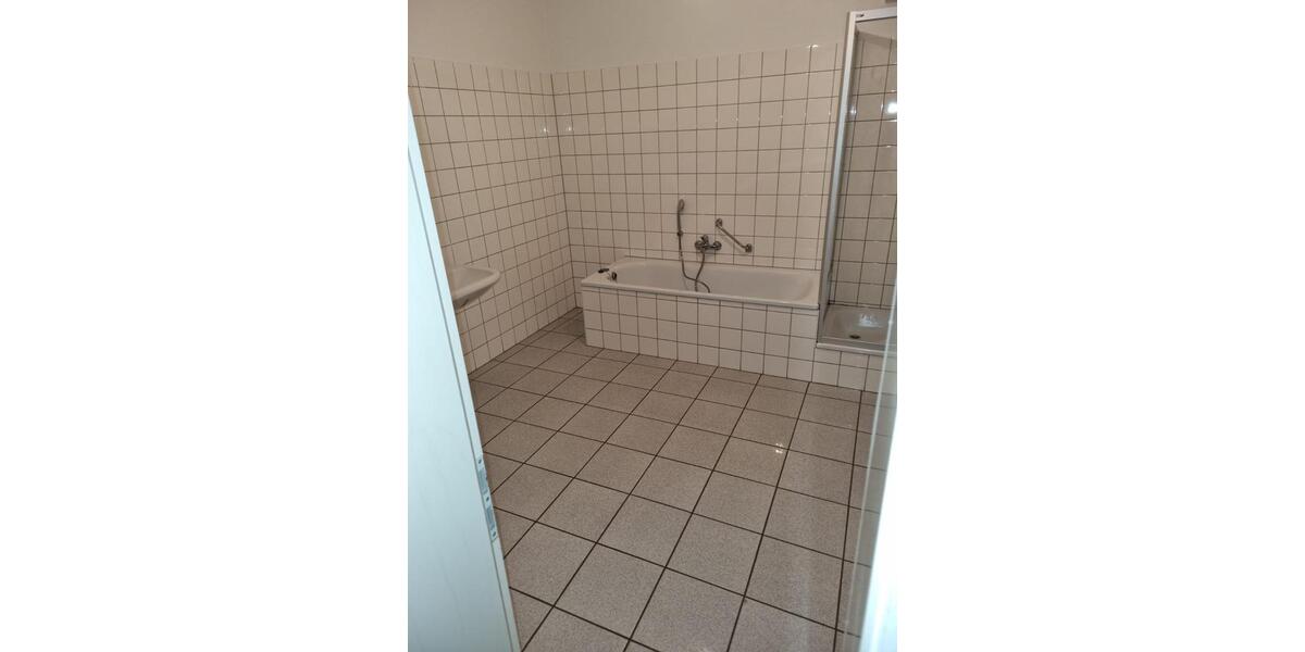 Dachgeschoßwohnung Plauen Bahnhofsvorstadt - 3.5 Zimmer, 143 m&sup2;, 527&euro; | Angebot:19254364