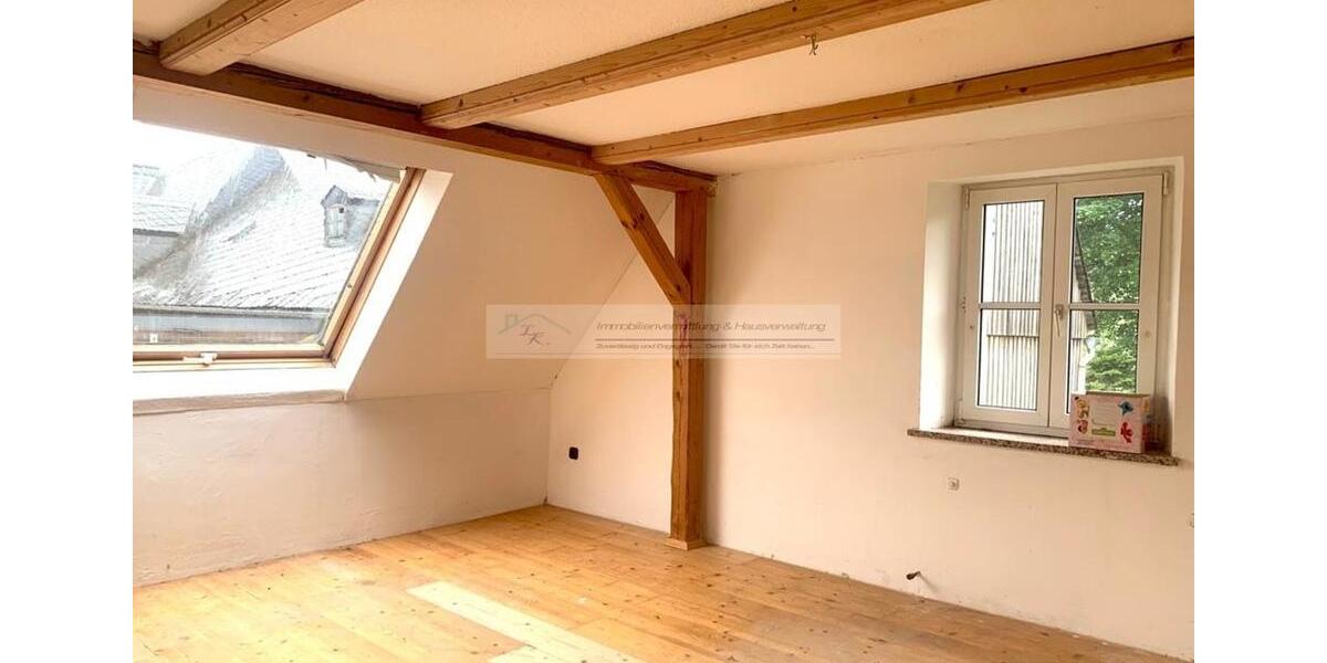 Etagenwohnung Weißenstadt - 3 Zimmer, 85 m&sup2;, 600&euro; | Angebot:26532035