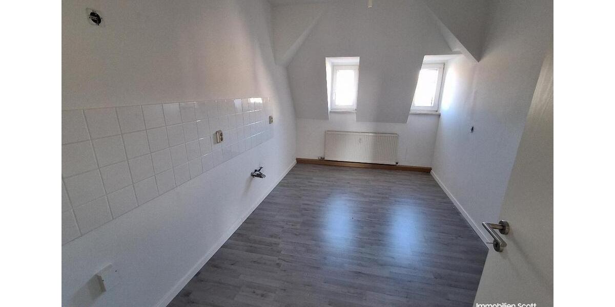 Etagenwohnung Plauen Bahnhofsvorstadt - 2 Zimmer, 74 m&sup2;, 372&euro; | Angebot:21469370