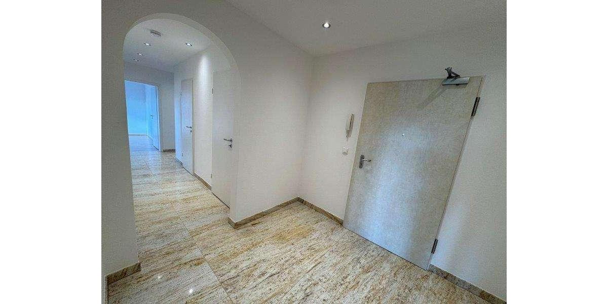 Etagenwohnung Hof Neuhof - 3 Zimmer, 89 m&sup2;, 880&euro; | Angebot:25145335
